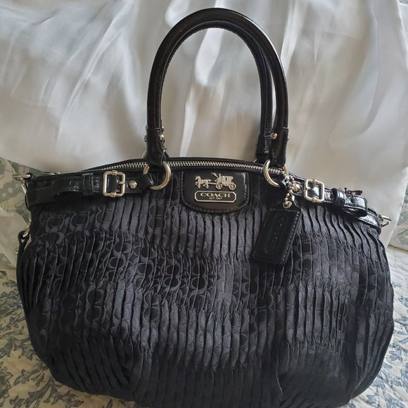 Coach Madison Pleated Black Fabric Sophia - Picture 12 of 14